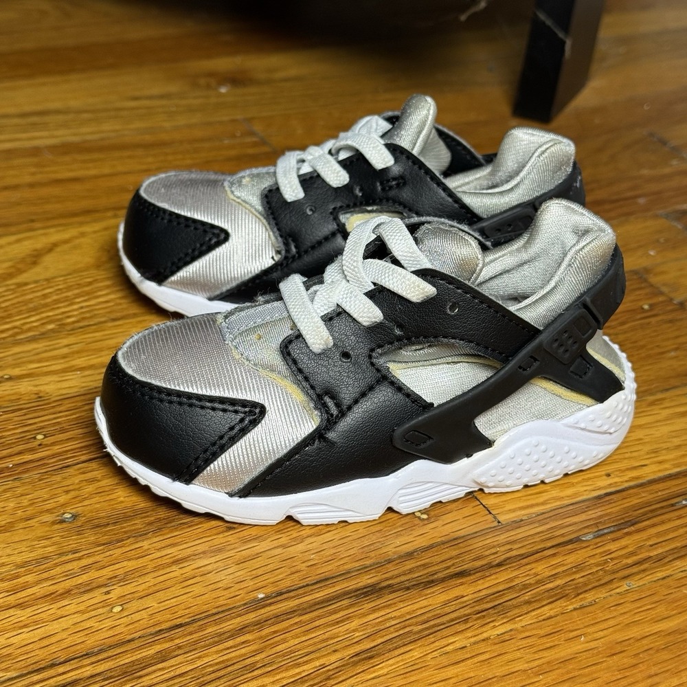 Nike Huarache Run Black Neutral Grey Toddler TD Size 7C Sneakers 704950-044